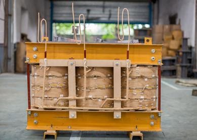 Defined routing of tap and line leads for better voltage distribution